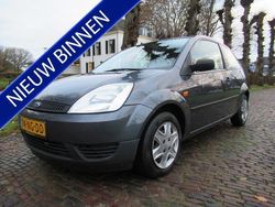 Grijs Gebruikt 2003 Ford Fiesta Celebration Hatchback | € 1.750 (Eerlijke prijs)