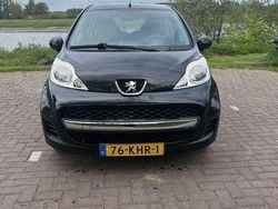 Zwart Gebruikt 2009 Peugeot 107 Hatchback | € 1.500 (Eerlijke prijs)