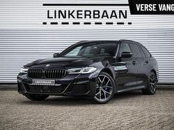 Zwart Gebruikt 2022 BMW 530e M Sport Stationwagen | € 42.895 (Iets duurder)