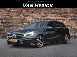 Zwart, metallic lak Gebruikt 2012 Mercedes A200 Ambition Hatchback | € 12.745 (Iets duurder)