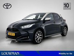 Zwart Gebruikt 2021 Toyota Yaris Hybrid Executive Hatchback | € 22.445 (Eerlijke prijs)