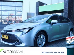 Grijs, metallic lak Gebruikt 2022 Toyota Corolla Active Stationwagen | € 23.950 (Eerlijke prijs)