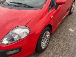Rood Gebruikt 2011 Fiat Punto Dynamic Hatchback | € 10.000