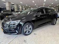 Zwart, metallic lak Gebruikt 2021 Renault Mégane IV Intens Stationwagen | € 19.750