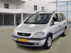 Grijs Gebruikt 2003 Opel Zafira Elegance MPV | € 995 (Super prijs)