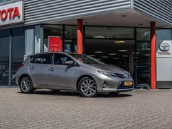 Bruin Gebruikt 2013 Toyota Auris Hybrid Hatchback | € 11.495 (Iets duurder)