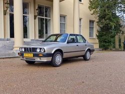 Beige Gebruikt 1988 BMW 318 Sedan | € 7.450