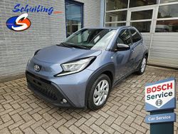 Grijs, metallic lak Gebruikt 2024 Toyota Aygo X Active SUV | € 19.350