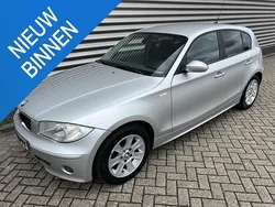 Grijs, metallic lak Gebruikt 2004 BMW 120 Executive Hatchback | € 1.800 (Duur)