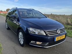 Blauw (metallic) Gebruikt 2012 VW Passat Comfortline Stationwagen | € 10.950 (Iets duurder)