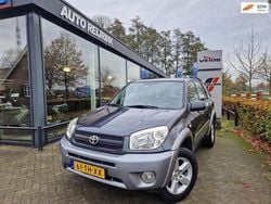 Grijs Gebruikt 2004 Toyota RAV4 Luna SUV | € 7.250 (Eerlijke prijs)