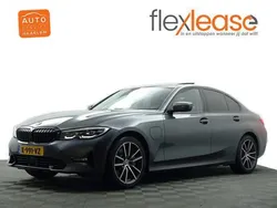 Grijs Gebruikt 2020 BMW 330 M Sport Sedan | € 29.900 (Eerlijke prijs)