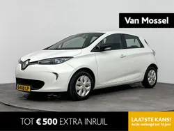 Ijswit 369 Gebruikt 2019 Renault Zoe Life Hatchback | € 9.440 (Eerlijke prijs)