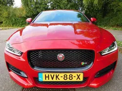 Rood Gebruikt 2016 Jaguar XE R-Sport Sedan | € 12.750 (Super prijs)