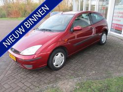 Rood Gebruikt 2002 Ford Focus Hatchback | € 1.260 (Eerlijke prijs)