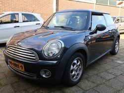 Zwart (metallic) Gebruikt 2009 Mini ONE Pepper Hatchback | € 4.500 (Eerlijke prijs)