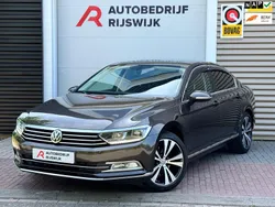 Bruin Gebruikt 2018 VW Passat Comfortline Sedan | € 16.950 (Eerlijke prijs)