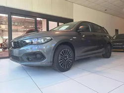 Grijs Gebruikt 2023 Fiat Tipo Stationwagen | € 21.900 (Goede deal)
