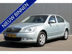 Groen, metallic lak Gebruikt 2009 Skoda Octavia Elegance Hatchback | € 3.450 (Eerlijke prijs)