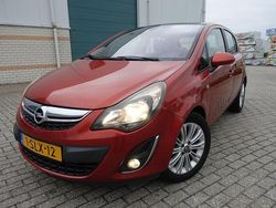 Rood Gebruikt 2013 Opel Corsa Cosmo Hatchback | € 9.995 (Duur)
