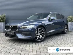 Blauw Gebruikt 2018 Volvo V60 Momentum Stationwagen | € 20.900