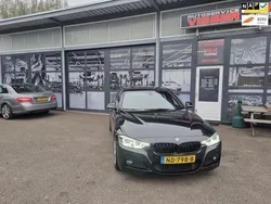 Zwart Gebruikt 2016 BMW 330 Executive Sedan | € 18.950 (Eerlijke prijs)