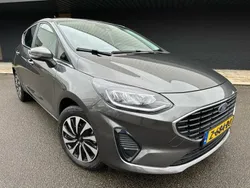 Grijs Gebruikt 2023 Ford Fiesta Titanium Hatchback | € 17.995 (Eerlijke prijs)