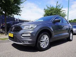 Grijs Gebruikt 2019 VW T-Roc Executive SUV | € 19.945 (Eerlijke prijs)