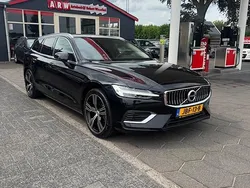 Zwart Gebruikt 2022 Volvo V60 R-Design Stationwagen | € 36.950 (Goede deal)