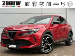 Rood, metallic lak Nieuw 2024 Alfa Romeo Junior Edizione Speciale SUV | € 38.900 (Iets duurder)