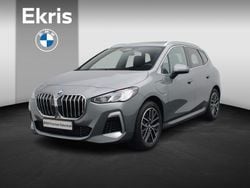 Skyscraper grey metallic (grijs metallic) Gebruikt 2024 BMW 225 Active Tourer M Sport MPV | € 39.900 (Super prijs)