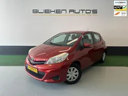 Rood Gebruikt 2013 Toyota Yaris Hatchback | € 4.950 (Goede deal)