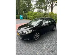 Zwart Gebruikt 2015 Citroën C4 Feel Hatchback | € 6.495 (Eerlijke prijs)