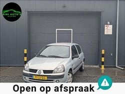 Grijs Gebruikt 2002 Renault Clio II Expression Hatchback | € 1.745 (Eerlijke prijs)