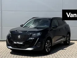 Zwart Gebruikt 2022 Peugeot e-2008 Allure SUV | € 18.440 (Goede deal)
