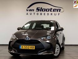 Grijs Gebruikt 2021 Toyota Yaris Hybrid Active Hatchback | € 18.450 (Eerlijke prijs)