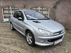 Grijs Gebruikt 2004 Peugeot 206 Quiksilver Hatchback | € 2.495 (Duur)
