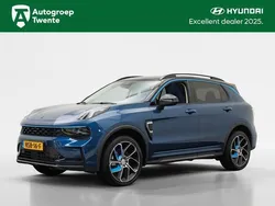Blauw, metallic lak Gebruikt 2022 Lynk & Co 01 SUV | € 23.950 (Eerlijke prijs)