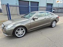 Beige Gebruikt 2010 Mercedes E200 Avantgarde Coupé | € 10.950 (Eerlijke prijs)