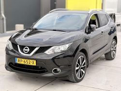 Zwart (metallic) Gebruikt 2017 Nissan Qashqai Tekna SUV | € 11.999 (Super prijs)