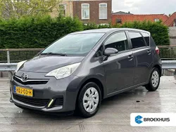 Grijs Gebruikt 2014 Toyota Verso-S MPV | € 9.995 (Goede deal)