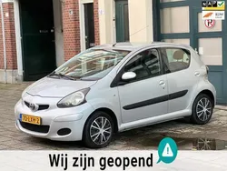 Grijs Gebruikt 2010 Toyota Aygo Comfort Hatchback | € 2.250 (Goede deal)
