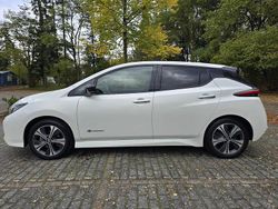 Wit (parellak) Gebruikt 2018 Nissan Leaf N-Connecta Hatchback | € 9.500 (Goede deal)