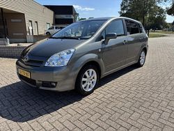 Grijs, metallic lak Gebruikt 2007 Toyota Verso MPV | € 4.445 (Eerlijke prijs)