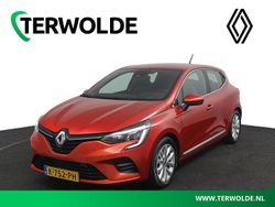 Rouge flamme nnp Gebruikt 2021 Renault Clio V Intens Hatchback | € 18.445 (Eerlijke prijs)