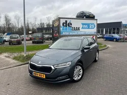 Grijs Gebruikt 2020 Skoda Octavia Business Line Stationwagen | € 18.949 (Eerlijke prijs)