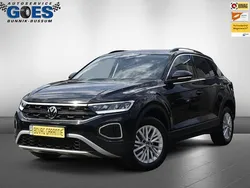 Zwart Gebruikt 2025 VW T-Roc Life SUV | € 29.950 (Goede deal)