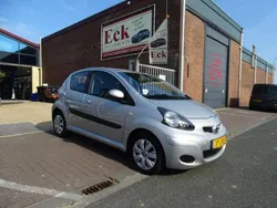 Grijs Gebruikt 2010 Toyota Aygo Comfort Hatchback | € 3.250 (Goede deal)