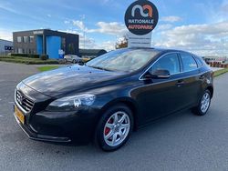 Zwart Gebruikt 2014 Volvo V40 Summum Hatchback | € 7.495 (Eerlijke prijs)