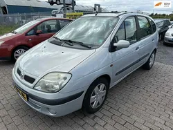 Grijs Gebruikt 2003 Renault Scénic Authentique MPV | € 850 (Eerlijke prijs)